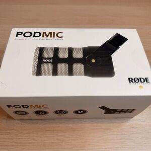 RØDE PodMic Dynamic Podcasting Microphone - Black